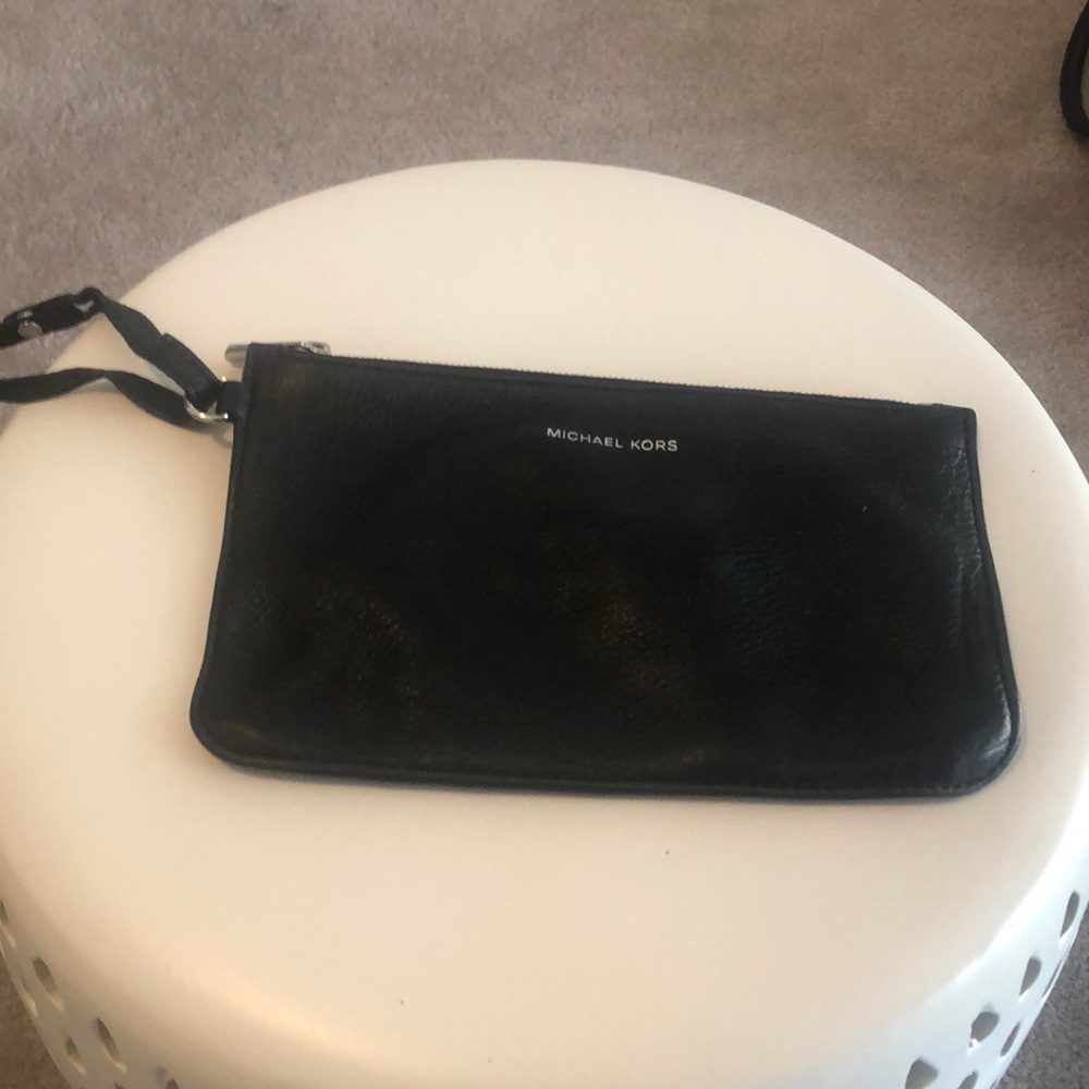 Michael kors wristlet